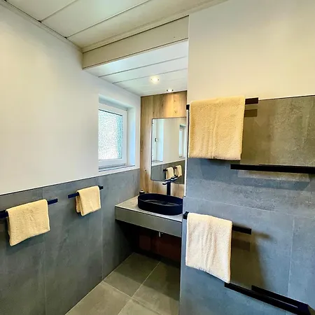 Antonia ドルフガシュタイン