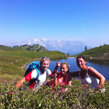 Antonia ドルフガシュタイン