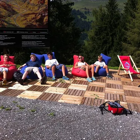 Antonia ドルフガシュタイン